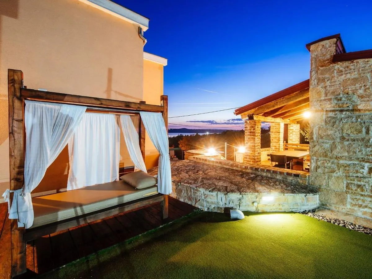 Splendid Holiday Home In Jasenice Maslenica